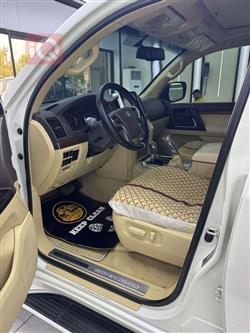 تۆیۆتا لاند کروزەر